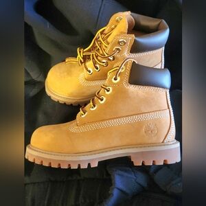 NEW - TODDLER KIDS TIMBERLAND BOOTS (Size 8)